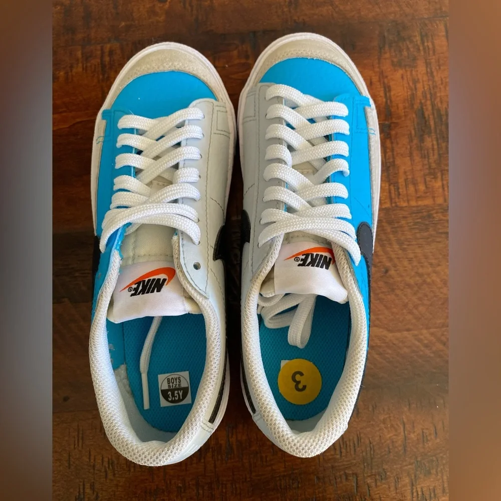 NIKE BLAZER CASUAL/SKATE SHOES KIDS/YOUTH SIZE 3.5 BLUE GRAY